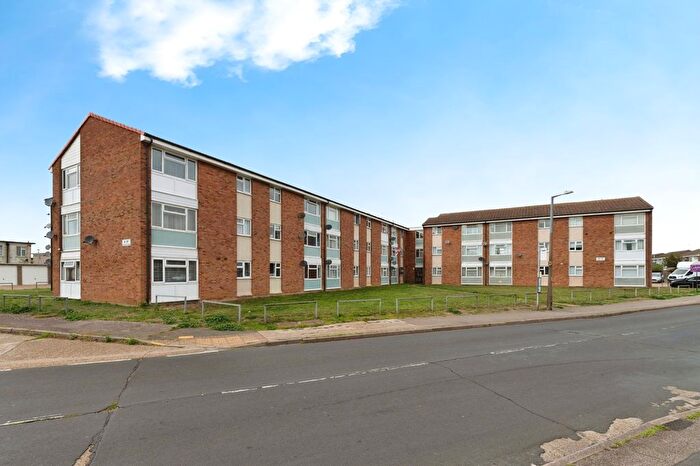 2 Bedroom Flat For Sale In Coronation Avenue, East Tilbury, Essex, RM18