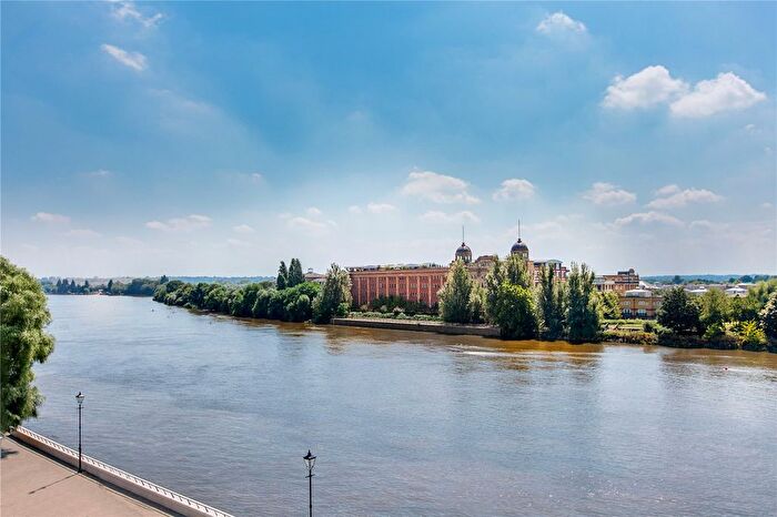 3 Bedroom Flat To Rent In Goldhurst House, Distillery Wharf, W6