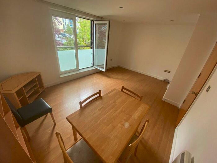 2 Bedroom Flat To Rent In Yeoman Street, SE8