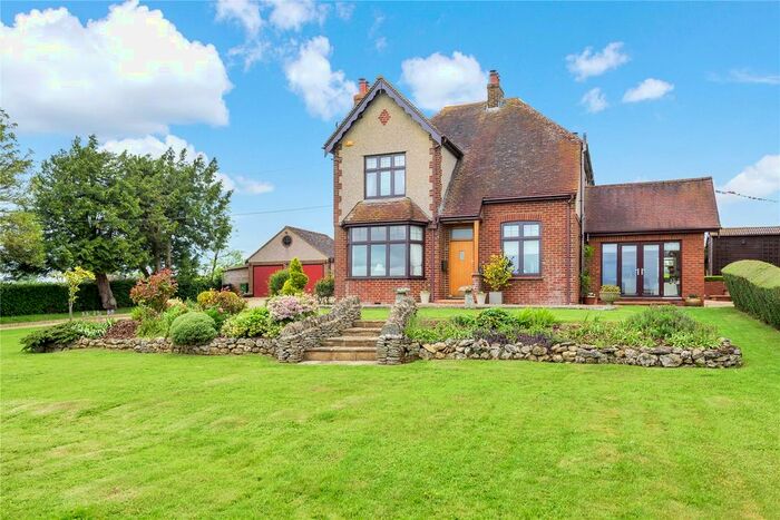 4 Bedroom Detached House For Sale In Greenway, Tockenham, Wiltshire, SN4