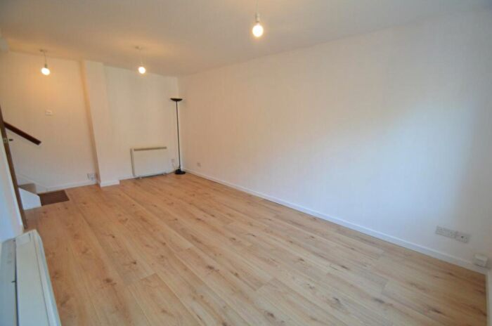 2 Bedroom End Of Terrace House To Rent In Russell Way, Sutton, London, SM1