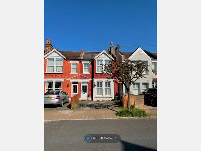 4 Bedroom End Of Terrace House To Rent In Mackenzie Road, Beckenham, BR3