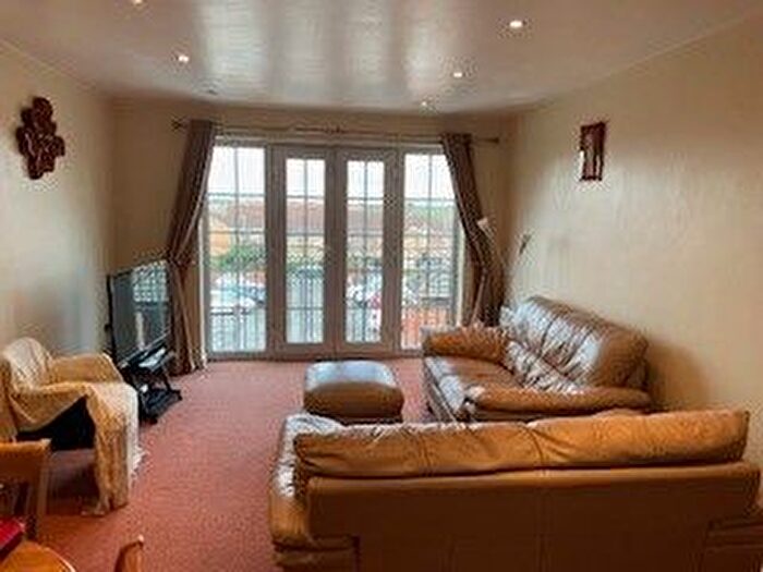 2 Bedroom Flat To Rent In Birkby Close, Hamilton, Leicester, LE5