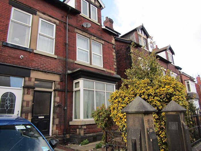 Flat To Rent In Clough Road, Masborough, Rotherham, S61