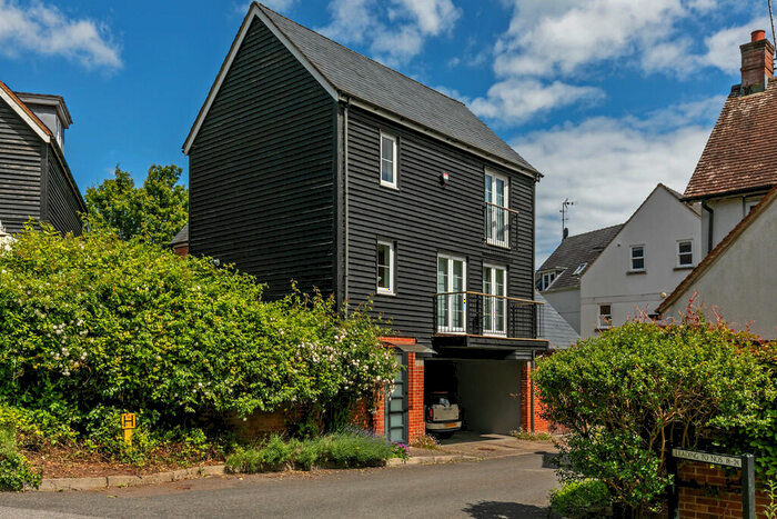 2 Bedroom Town House For Sale In Church Green Close, SO23