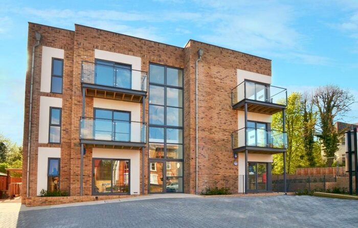 2 Bedroom Flat To Rent In Montem Road Forest Hill, SE23