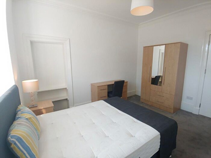 2 Bedroom Flat To Rent In Cowane Street, Stirling, Stirlingshire, FK8