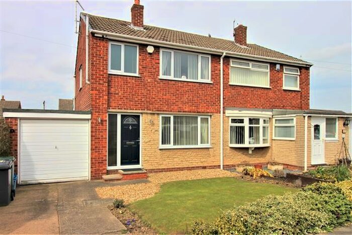 3 Bedroom Semi-Detached House To Rent In Wentworth Avenue, Sheffield S26