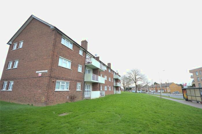 2 Bedroom Flat To Rent In Rose Lane, Romford, RM6