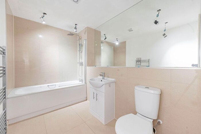Studio To Rent In Imperial Drive, Rayners Lane, Harrow, HA2