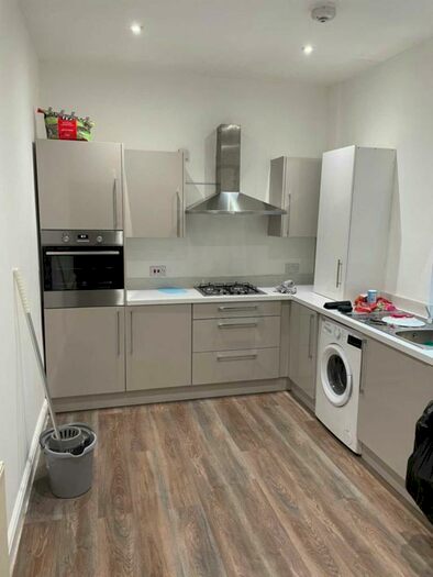 6 Bedroom Terraced House To Rent In Landcross Road, Fallowfield, M14