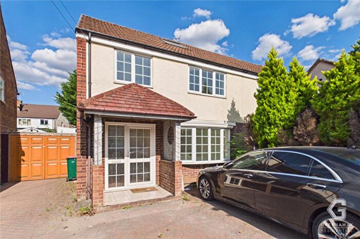 3 Bedroom Semi-Detached House For Sale In St. Marys Drive, Pound Hill, Crawley, West Sussex, RH10
