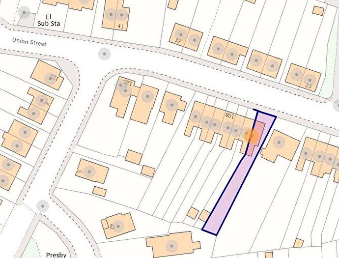 2 Bedroom Semi-Detached House For Sale In Union Street, Farnborough, Hampshire, GU14