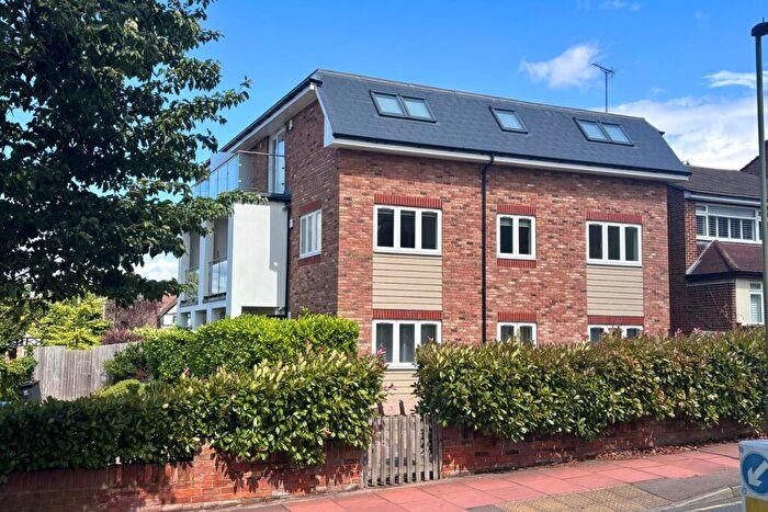 2 Bedroom Flat For Sale In Winchester Road, Bromley, BR2