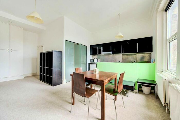 1 Bedroom Flat To Rent In Queens Gate, South Kensington, London, SW7