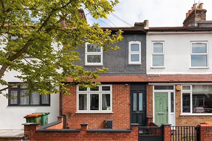 2 Bedroom Apartment To Rent In West Road, West Ham, E15