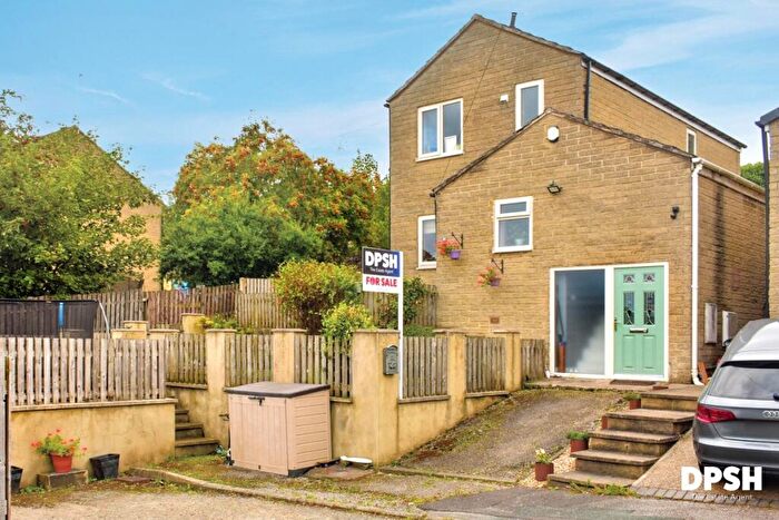 3 Bedroom Detached House For Sale In South Street, Oakenshaw, Bradford, BD12