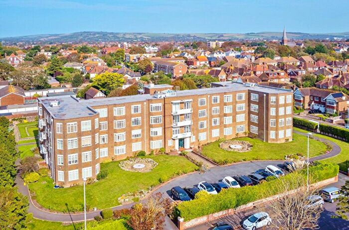 2 Bedroom Flat For Sale In Boundary Road, Worthing, West Sussex, BN11