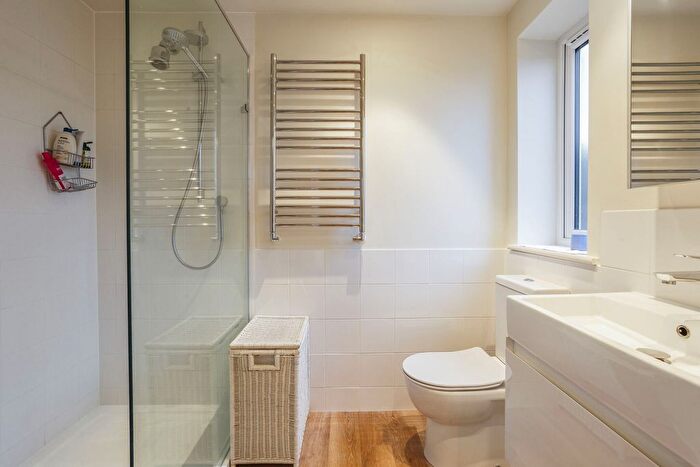 4 Bedroom Detached House For Sale In Midhurst Road, Haslemere, GU27