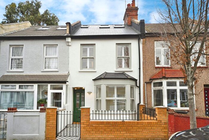3 Bedroom Terraced House For Sale In Goldsmith Road, Walthamstow, E17