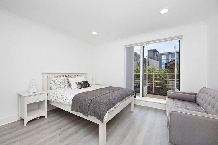 4 Bedroom House To Rent In Hellings Street, Wapping, E1W
