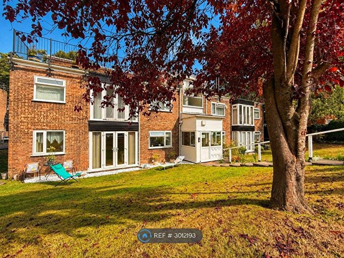 2 Bedroom Flat To Rent In Mayfield Road, Salford, M7