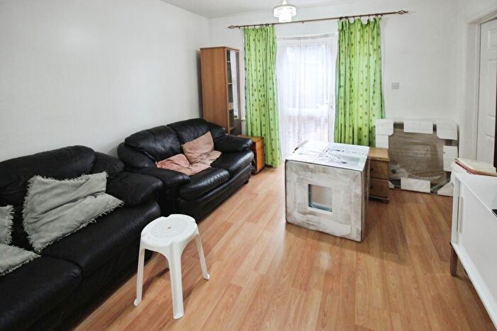 3 Bedroom Detached House To Rent In Newacres Road, London, SE28