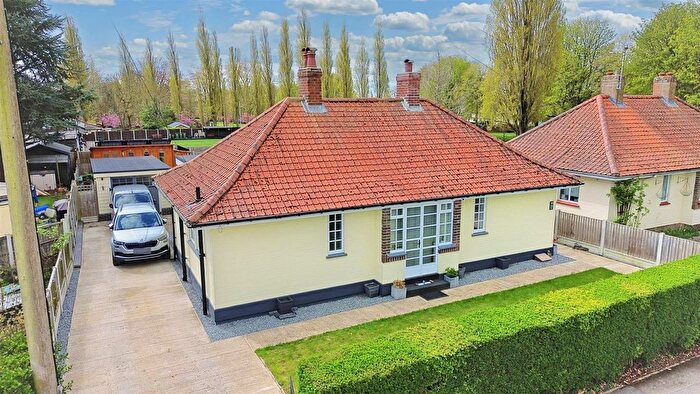 3 Bedroom Detached Bungalow For Sale In Silver Street, Silver End, Witham, CM8