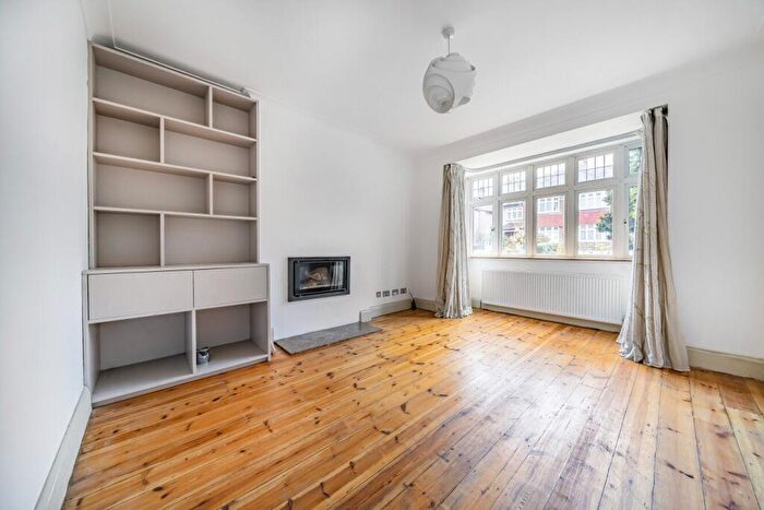 4 Bedroom Detached House For Sale In Therapia Road, East Dulwich, London, SE22 - Photo 11