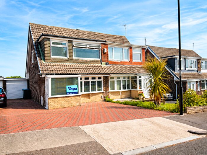 3 Bedroom Semi-Detached House For Sale In Symington Gardens, Sunderland, SR3