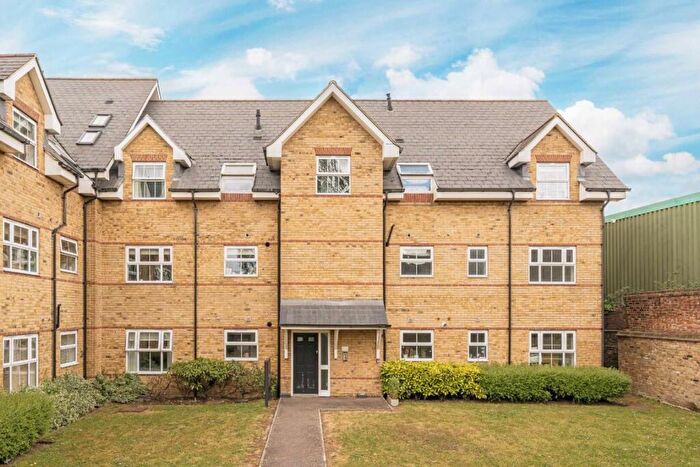 2 Bedroom Flat To Rent In Besant Place, East Dulwich, SE22