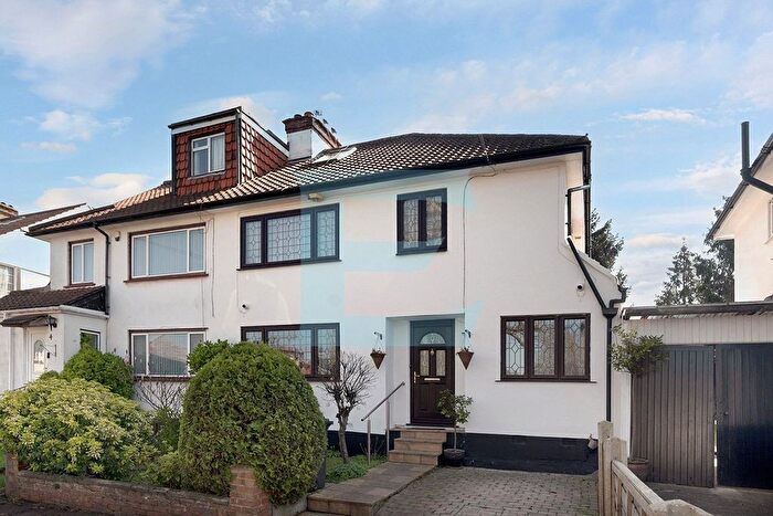 5 Bedroom Semi Detached House For Sale In Laurel Gardens, Mill Hill, London, NW7