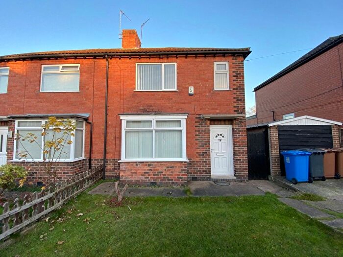 3 Bedroom Semi-Detached House To Rent In Lodge Way, Mickleover, DE3