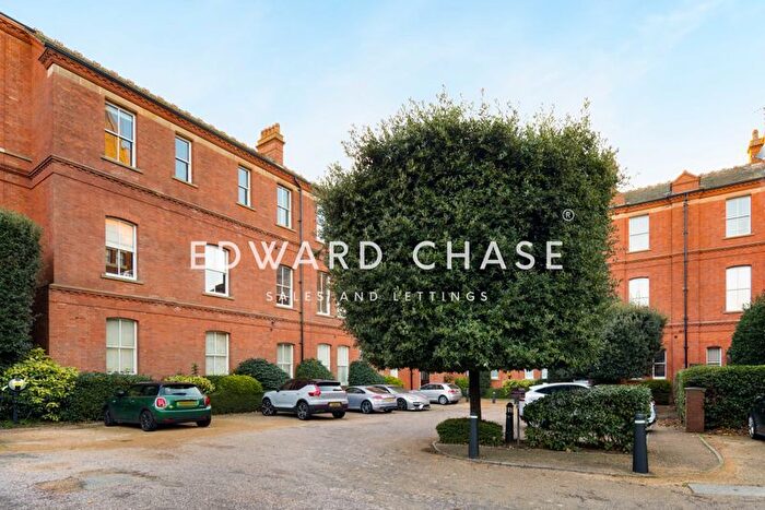 2 Bedroom Flat For Sale In Repton Park, Tavistock House, Woodford Green, IG8