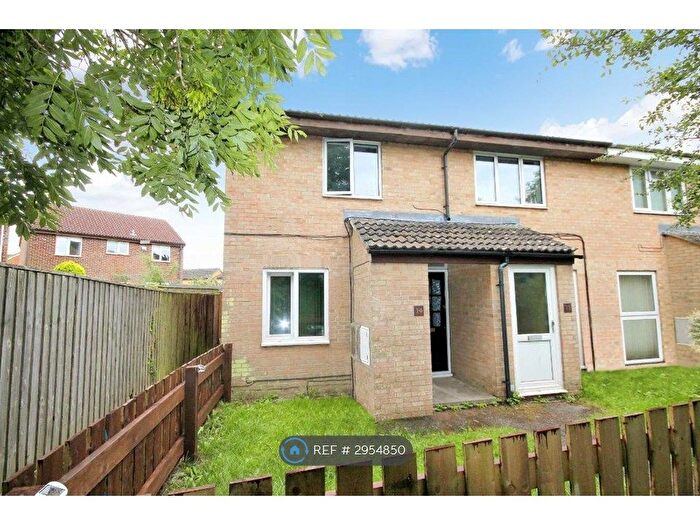 2 Bedroom Maisonette To Rent In Bardsey Close, Swindon, SN4