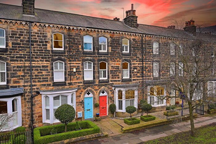 3 Bedroom Terraced House For Sale In West End Avenue, Harrogate, HG2