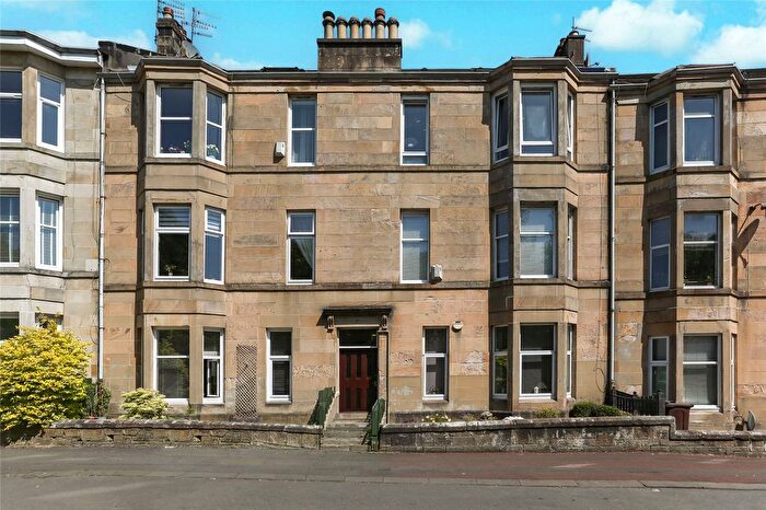 3 Bedroom Flat For Sale In Mavisbank Terrace, Paisley, Renfrewshire, PA1