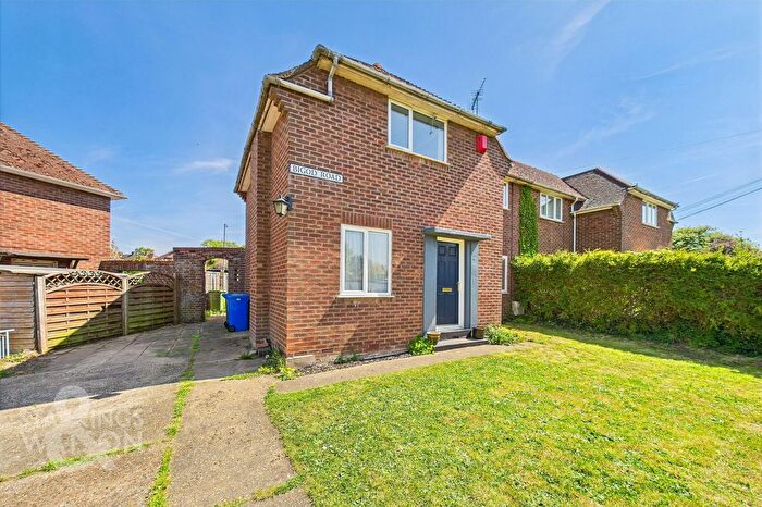 3 Bedroom Semi-Detached House For Sale In Bigod Road, Bungay, NR35