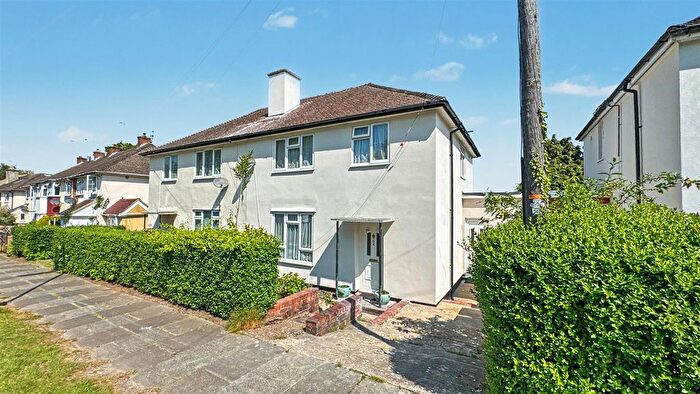 3 Bedroom Semi Detached House For Sale In Cripley Road, Farnborough, GU14