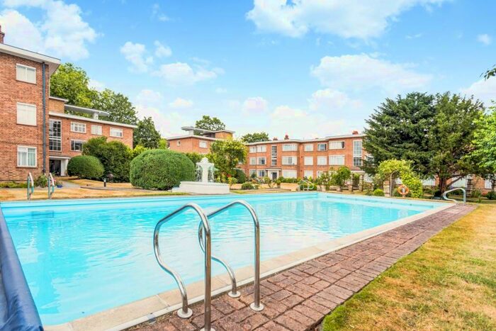 2 Bedroom Flat To Rent In Bridge Road, East Molesey, KT8