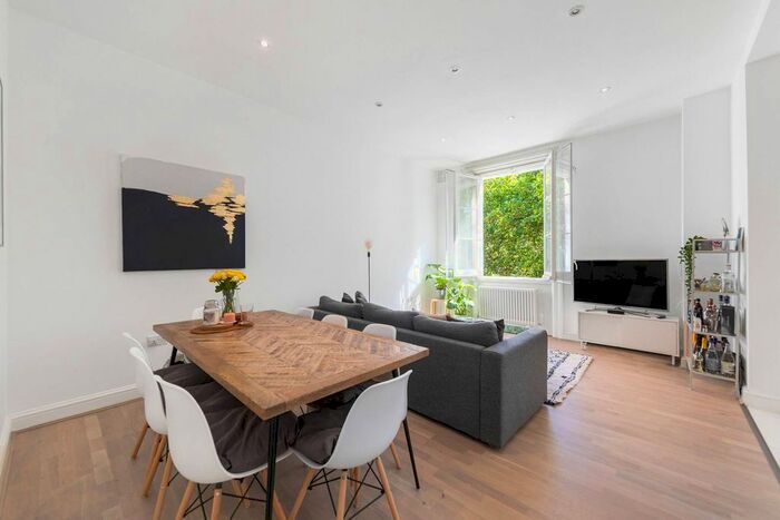 2 Bedroom Flat To Rent In Westbourne Terrace, Notting Hill Gate, London, W2