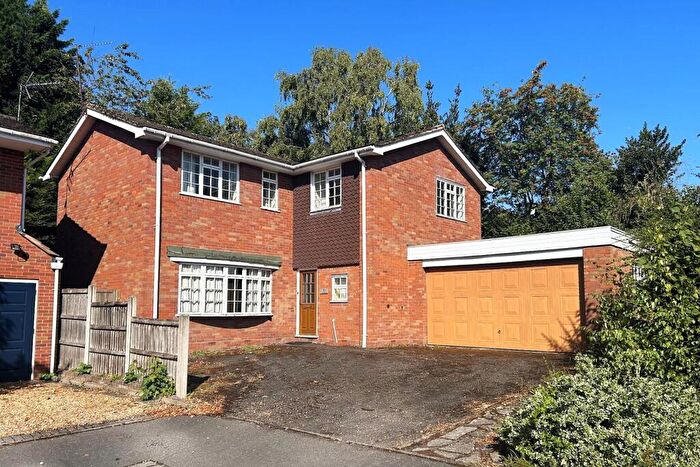 4 Bedroom Detached House For Sale In Linden Drive, Oldswinford, Stourbridge, DY8