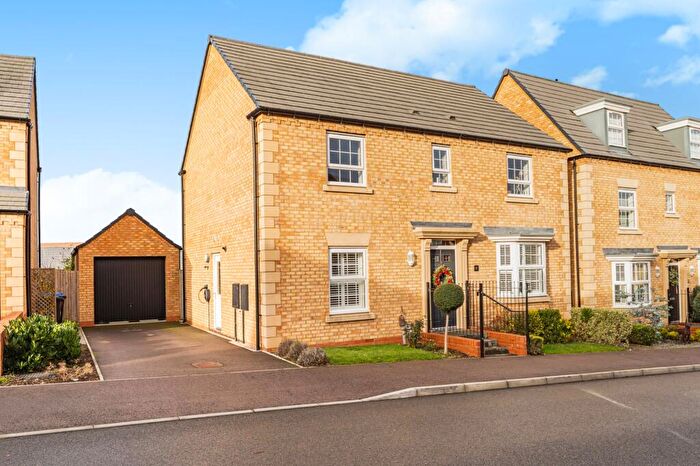 4 Bedroom Detached House For Sale In Heron Drive, Witney, OX28