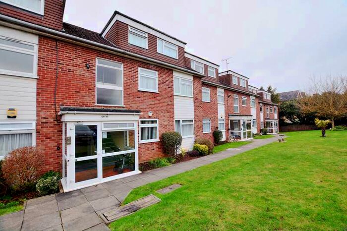 2 Bedroom Apartment To Rent In Fairfield Road, North Uxbridge, UB8