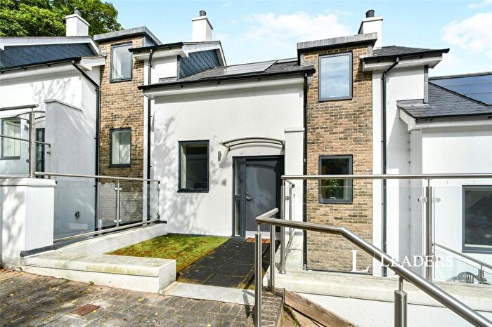 3 Bedroom House To Rent In Chestnut Close, Princes Road, BN2