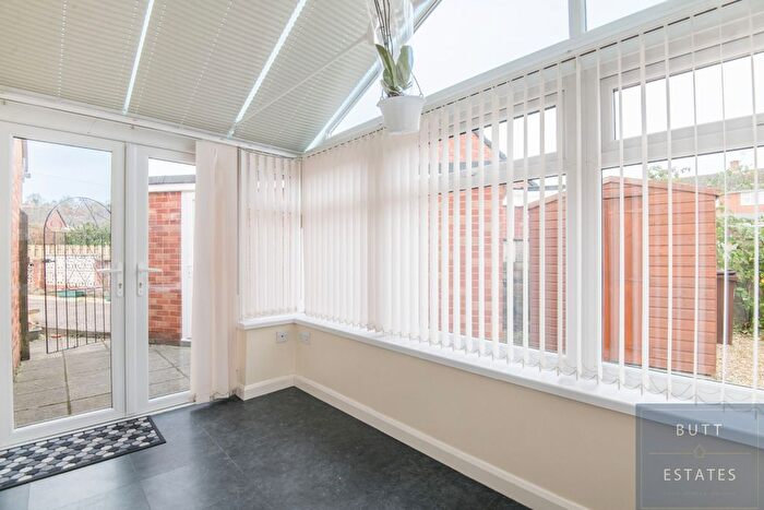 2 Bedroom Bungalow For Sale In Solar Crescent, Exeter, EX4