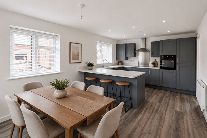 4 Bedroom Detached House For Sale In Clay Pit Close, Raunds, Wellingborough, NN9