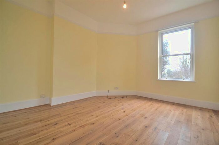 2 Bedroom Flat To Rent In Dundonald Road, London, SW19