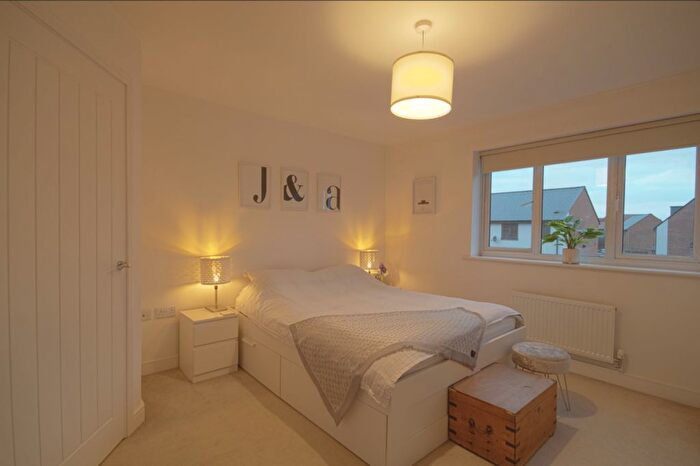 2 Bedroom Flat For Sale In Kempster Way, Weston Turville, HP22