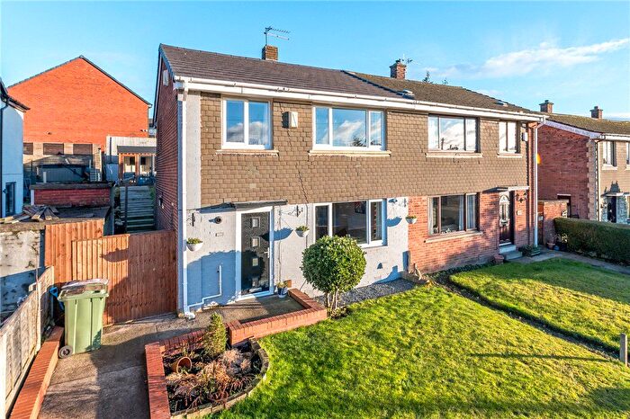 3 Bedroom Semi Detached House For Sale In Field Head Lane, Birstall, Batley, West Yorkshire, WF17